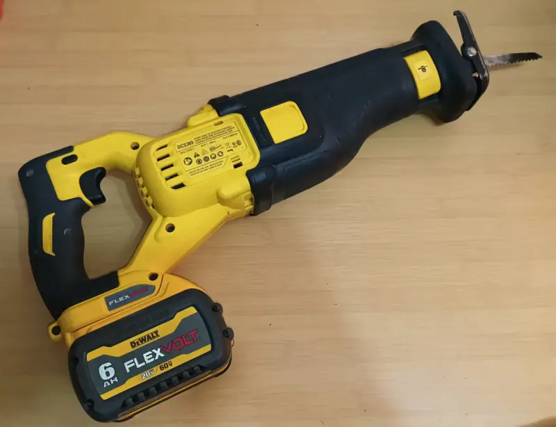 Sierra Sable DeWalt 60V - 4