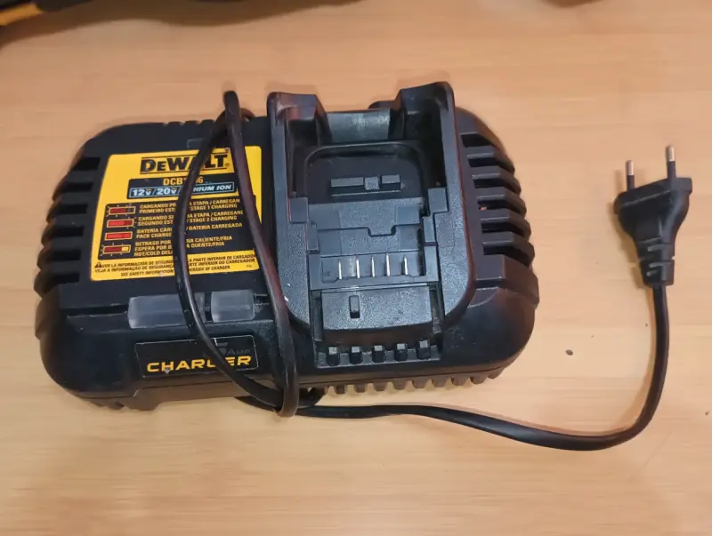 Sierra Sable DeWalt 60V - 5