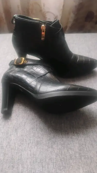 Botines negros de tacón alto - miniatura 1