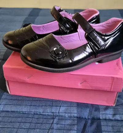 Zapatos de charol negros para niña numero 28 - miniatura 2