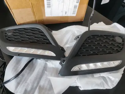 Luces LED para auto con rejilla - miniatura 1