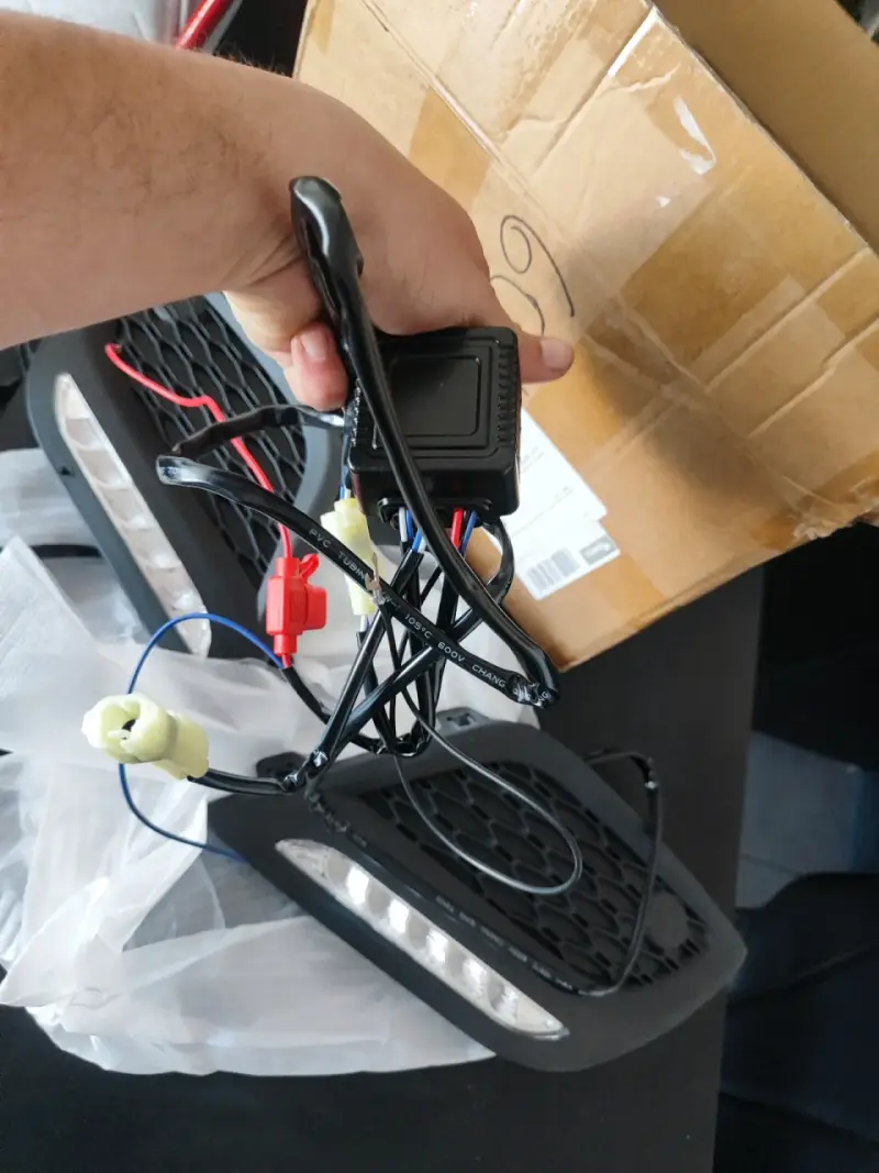 Luces LED para auto con rejilla - 2