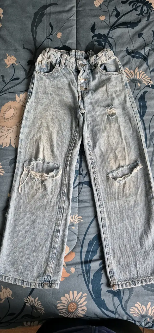 Jeans celestes desgastados talla 6 - 1