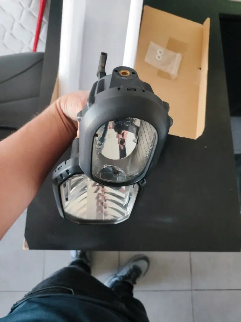 Foco delantero para moto - 4