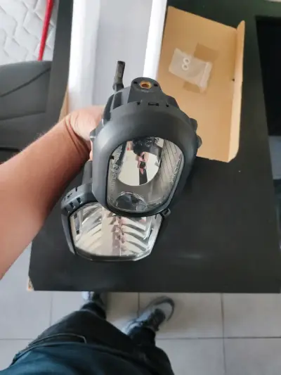 Foco delantero para moto - miniatura 4