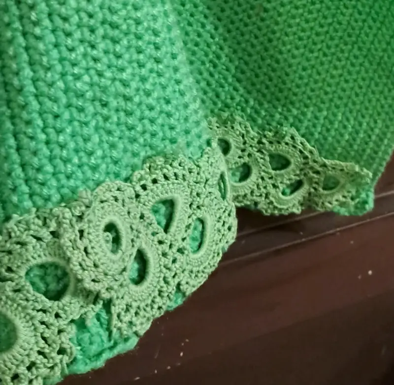 Poncho tejido verde artesanal - 4
