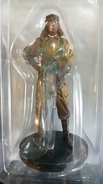 Figura coleccionable en caja - miniatura 1