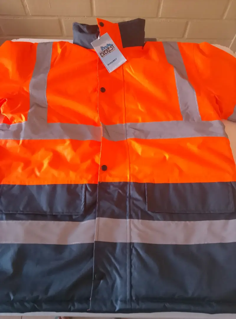 Chaqueta reflectante naranja nueva