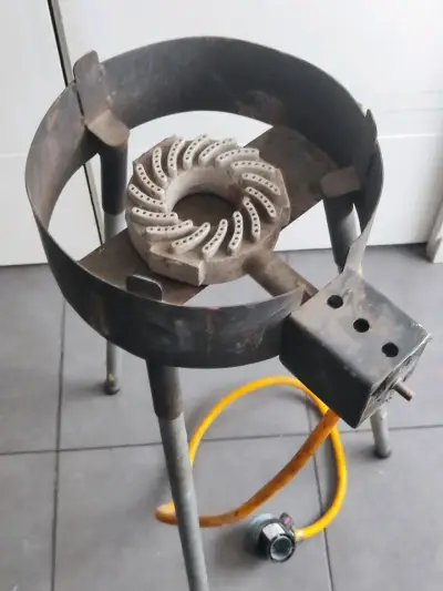 Cocina industrial a gas - miniatura 1