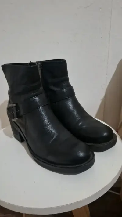 Botines negros con hebilla - miniatura 3