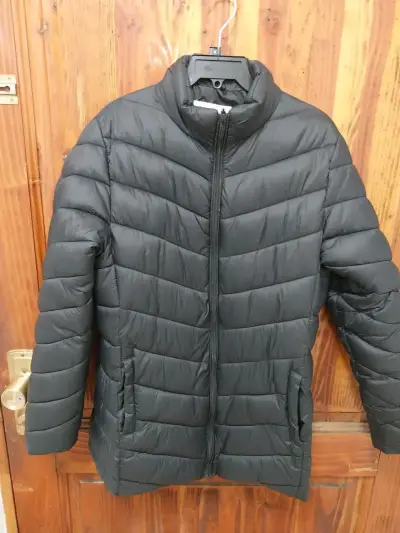 Chaqueta acolchada negra de mujer - miniatura 1
