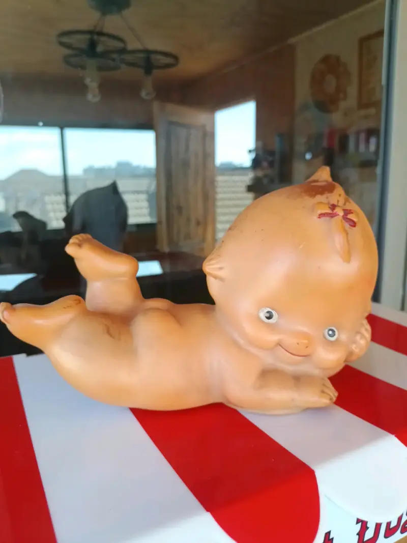 Muñeco vintage de bebé Yoly. Años 70-80