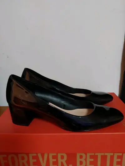 Zapatos de charol negros - miniatura 3