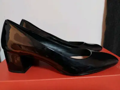 Zapatos de charol negros - miniatura 4