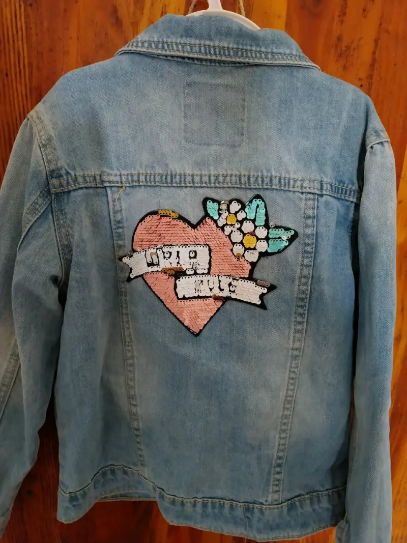 Chaqueta denim con parches decorativos - 4