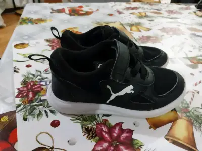 Zapatillas negras con velcro ,puma talla 31 - miniatura 1