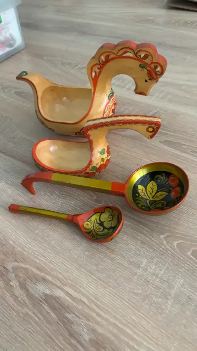 Juego de artesanías Rusas típicas de ese país. - miniatura 1