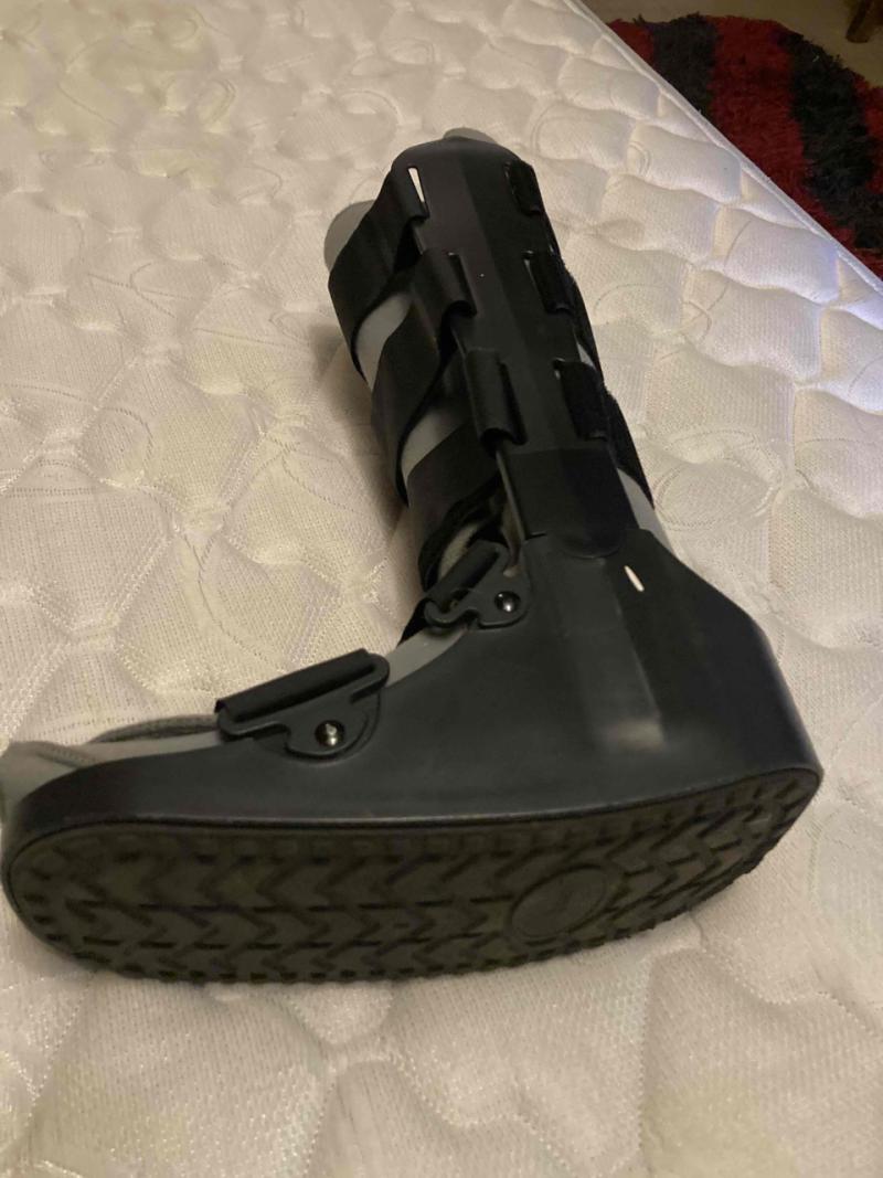Bota ortopédica negra - 1