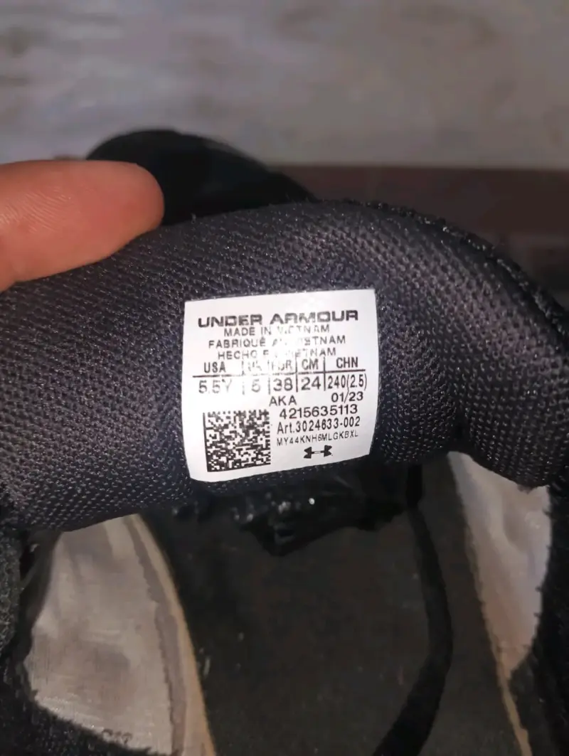 Zapatillas negras Under Armour - 4