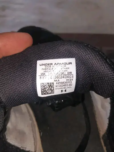 Zapatillas negras Under Armour - miniatura 4