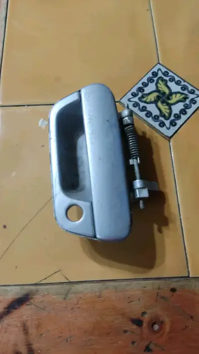 Manilla de puerta de auto puertas y capot spark gt - miniatura 1