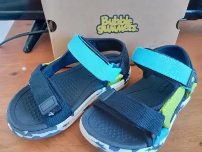 Sandalias deportivas coloridas - miniatura 2