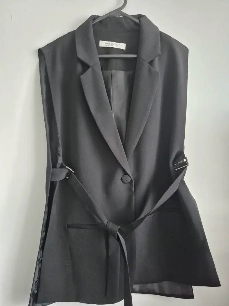 Blazer negro sin mangas