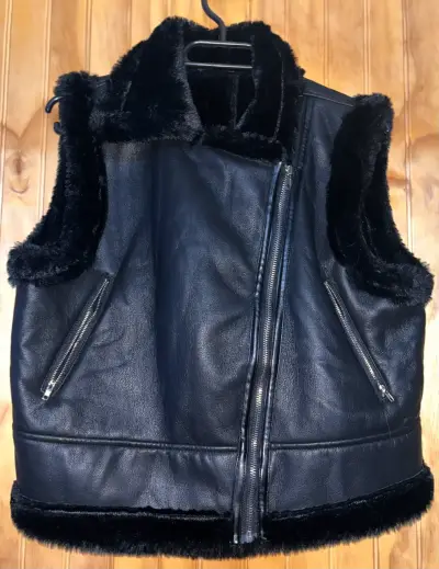 Chaleco de cuero negro con forro - miniatura 1