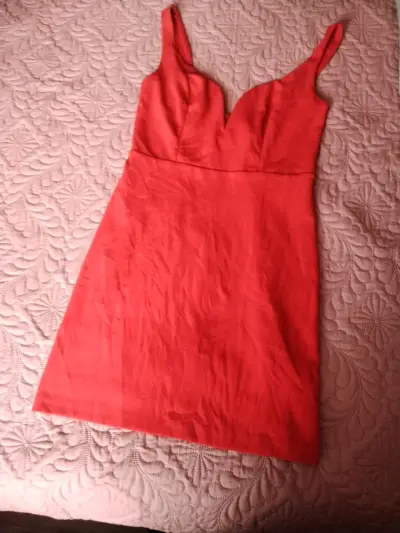 Vestido rojo escote corazón - miniatura 2