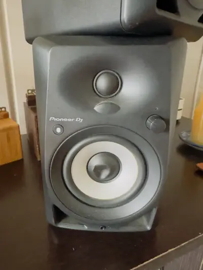 Parlantes Pioneer DJ con cables - miniatura 2