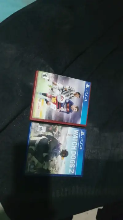 Juegos PS4 FIFA 16 y Watch Dogs 2 - miniatura 1