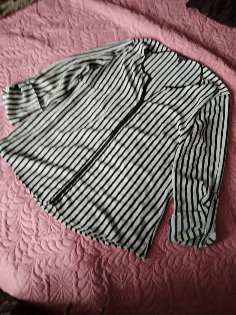 Blusa rayada blanco y negro