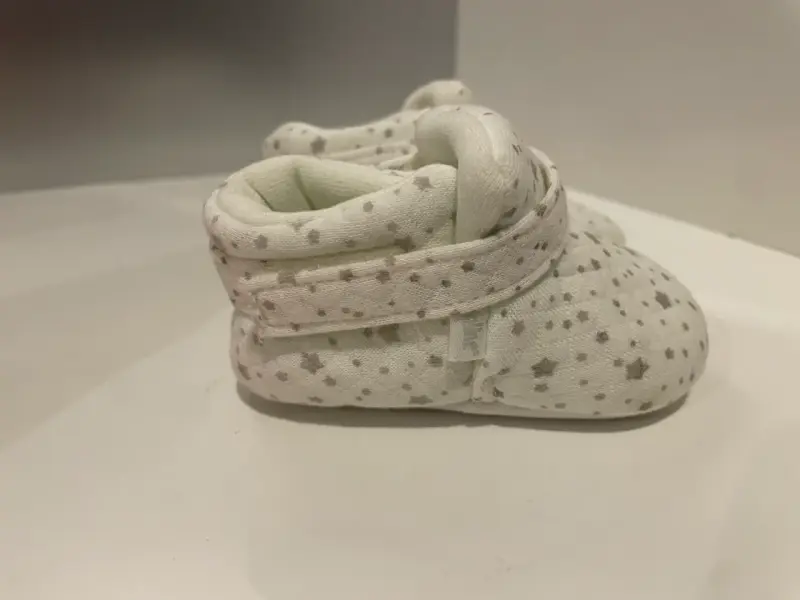 Zapatos bebé blancos con estrellas - 2