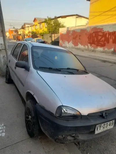Auto compacto usado plateado - miniatura 6