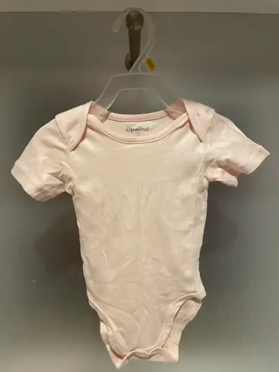 Conjunto de bodys rosados para bebé - miniatura 2