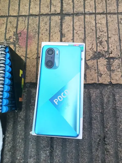 Smartphone POCO azul f3 - miniatura 1