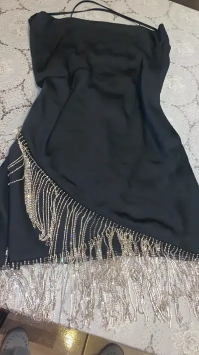 Vestido NUEVO H&M con flecos brillantes - miniatura 1