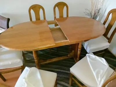 Mesa de comedor extensible con sillas - miniatura 1