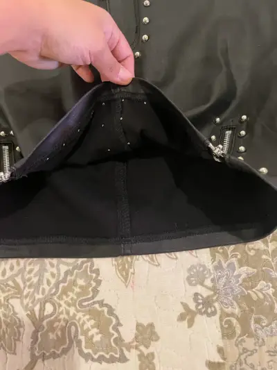 Mini falda negra con tachas - miniatura 2