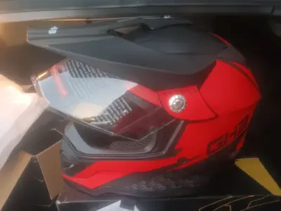 Casco de moto negro y verde - miniatura 5