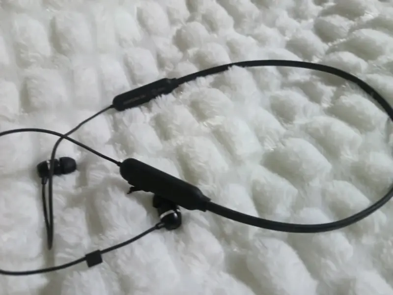Auriculares inalámbricos negros - 1