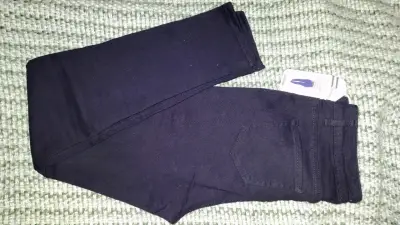 Pantalón negro para mujer - miniatura 3