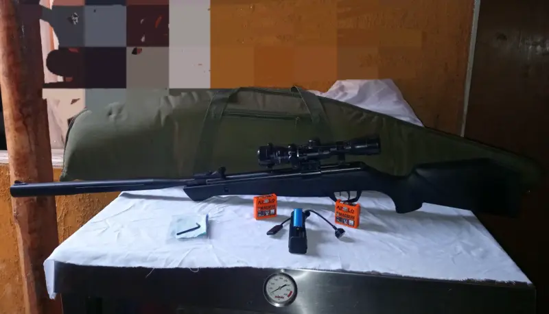 Carabina rifle marca crosman  con mira telescópica - 1