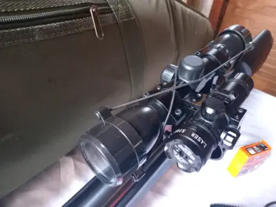 Carabina rifle marca crosman  con mira telescópica - miniatura 6