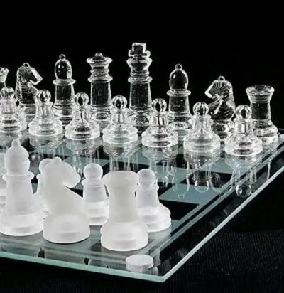Ajedrez de vidrio con piezas esmeriladas - miniatura 4