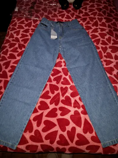 Jeans mom azul para mujer con etiqueta - miniatura 1