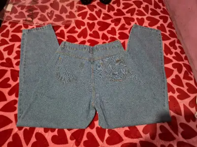 Jeans mom azul para mujer con etiqueta - miniatura 3