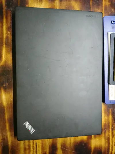 Laptop Lenovo ThinkPad en buen estado - miniatura 1