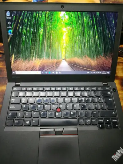 Laptop Lenovo ThinkPad en buen estado - miniatura 5