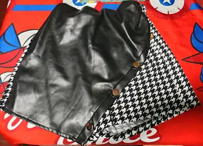 Short Falda negra de cuero sintético - miniatura 2